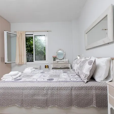 The Secret Garden Apartment Corfu (city)